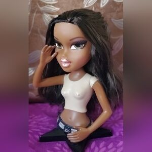 Bratz Forever Diamondz Funky Fashion Makeover Sasha